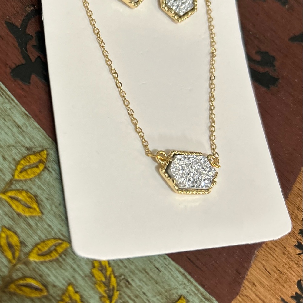 Elegant Hexagon Necklace and Earring Set - Picture 9 of 9